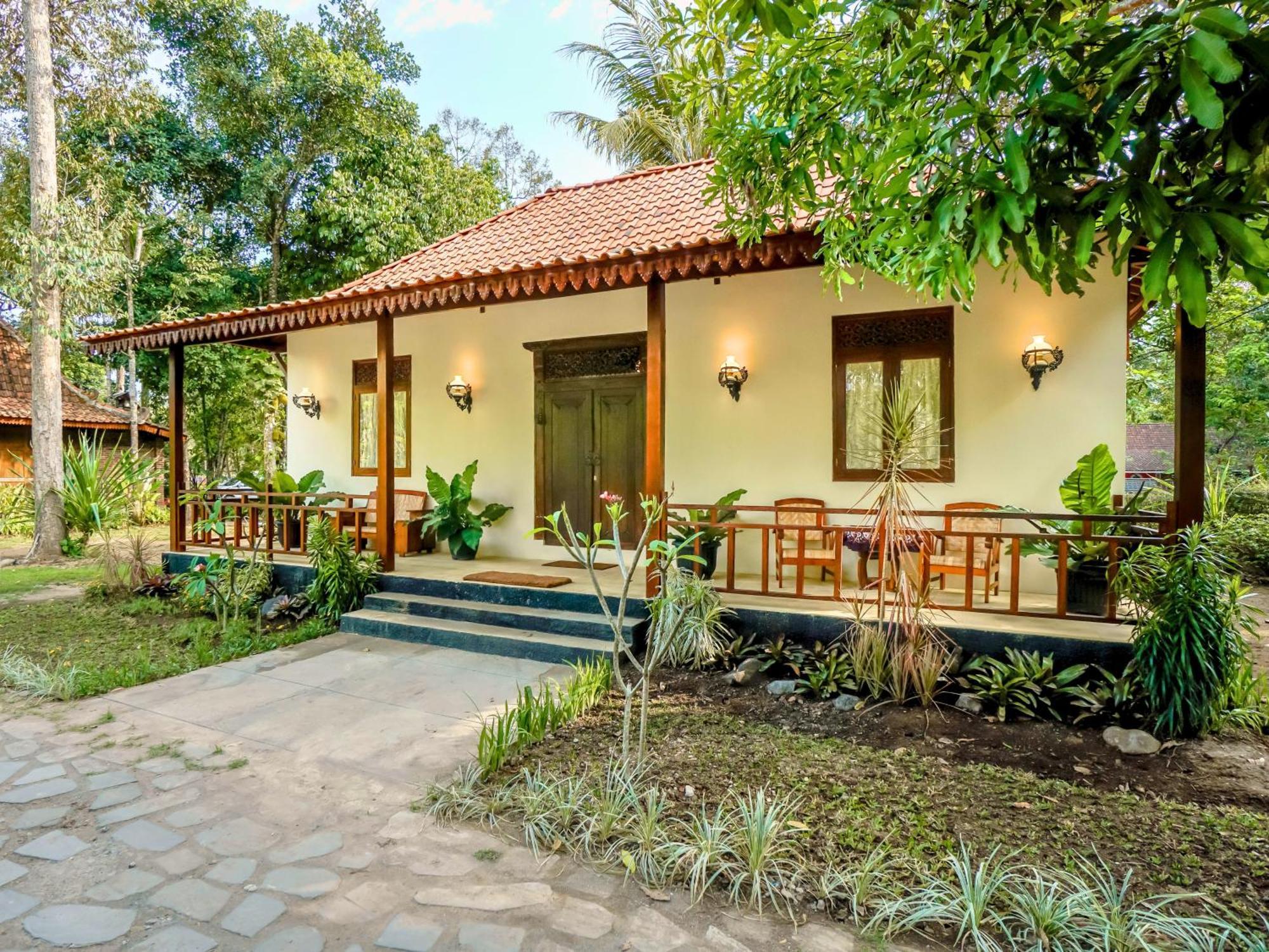 Hotel Ndalem Nitihardjan Magelang Esterno foto