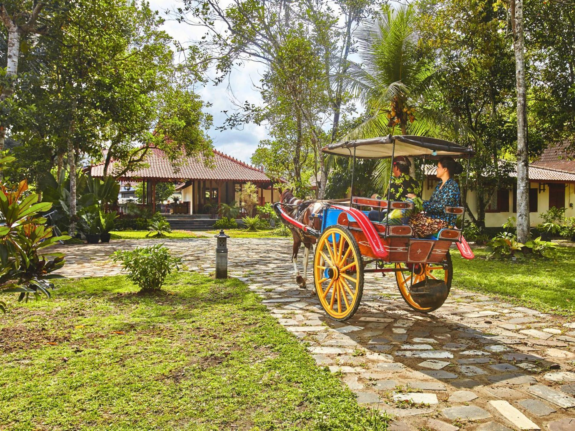 Hotel Ndalem Nitihardjan Magelang Esterno foto