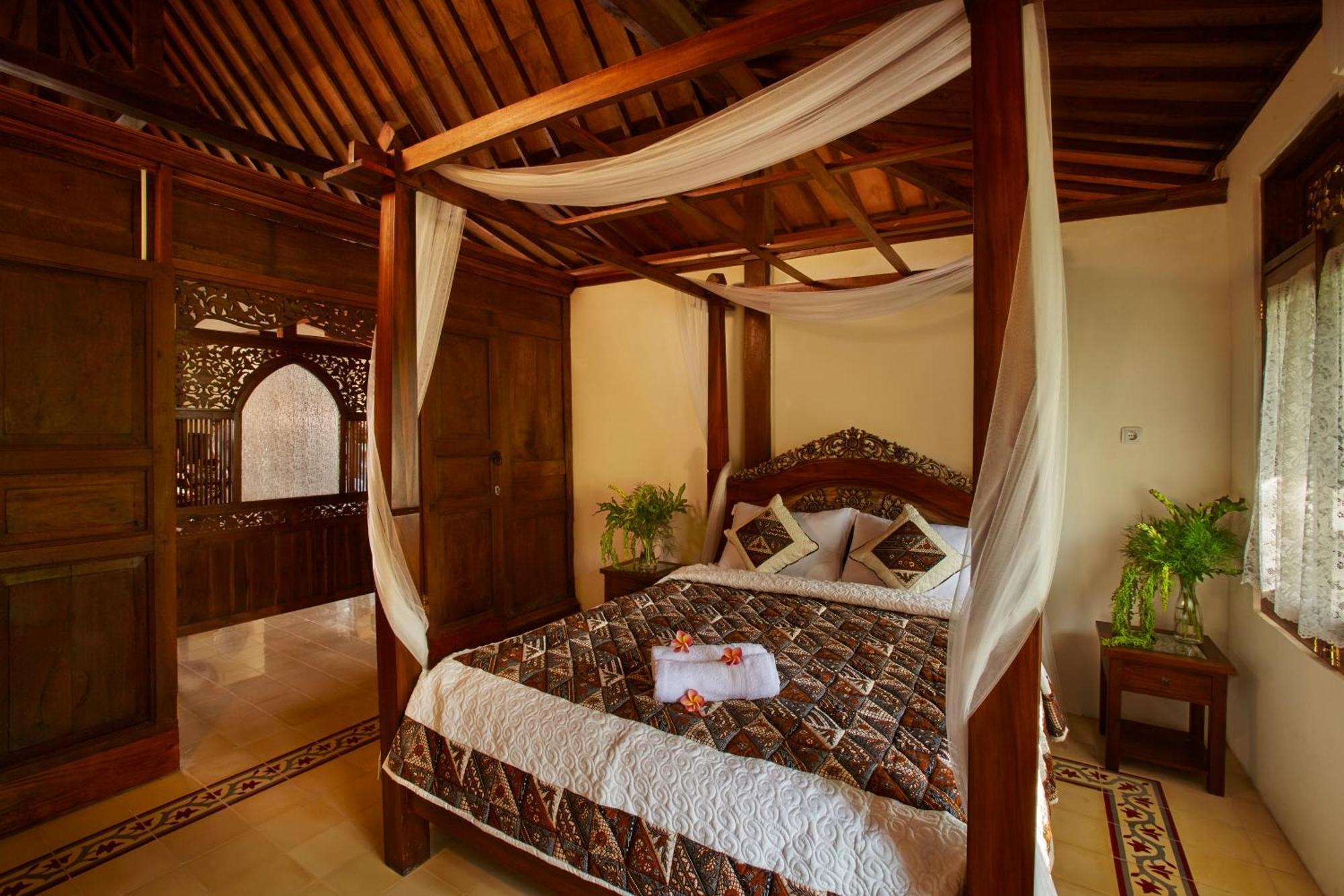 Hotel Ndalem Nitihardjan Magelang Esterno foto